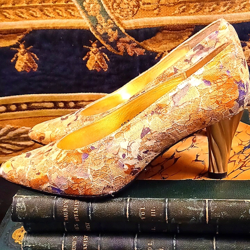 Shoes - Picture 2 of 5